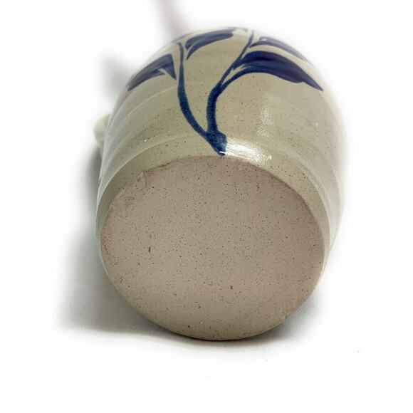 Vtg Williamsburg Pottery Factory Salt Glazed Pitcher Blue 2 Floral 7 1/2" Tall - Picture 8 of 10